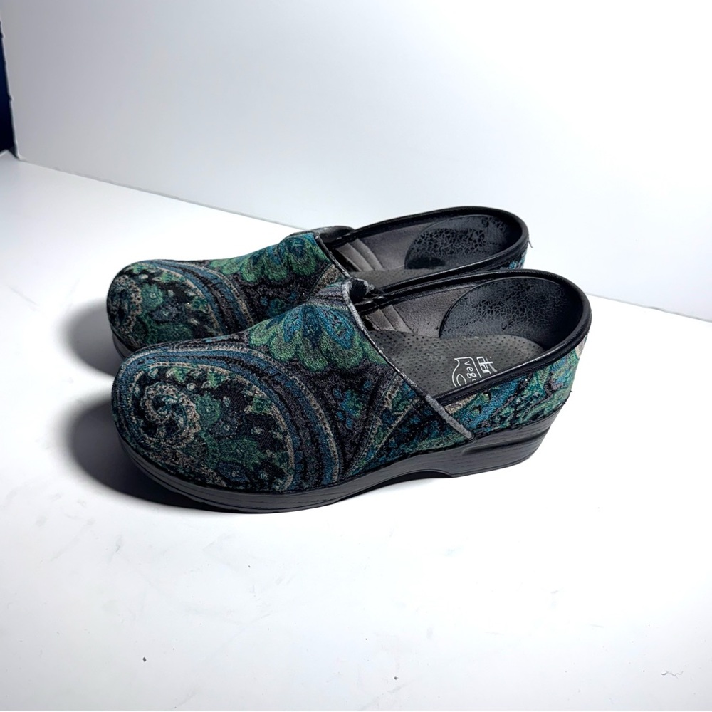 Dansko Vegan Multi Color Green Paisley Tapestry Comfort Clogs w defect size 38